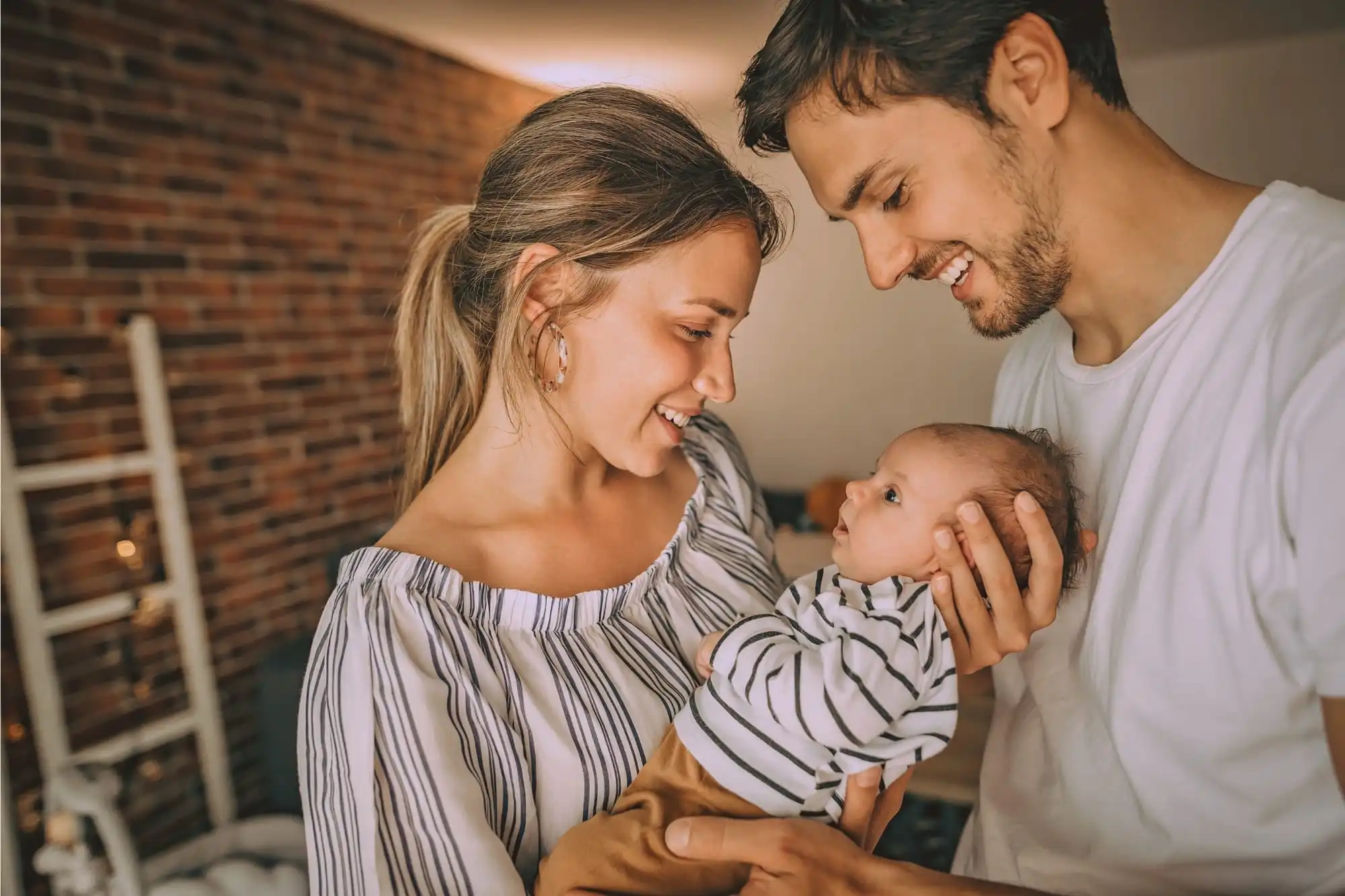 Parents with kid - Top surrogacy agency in Chesapeake